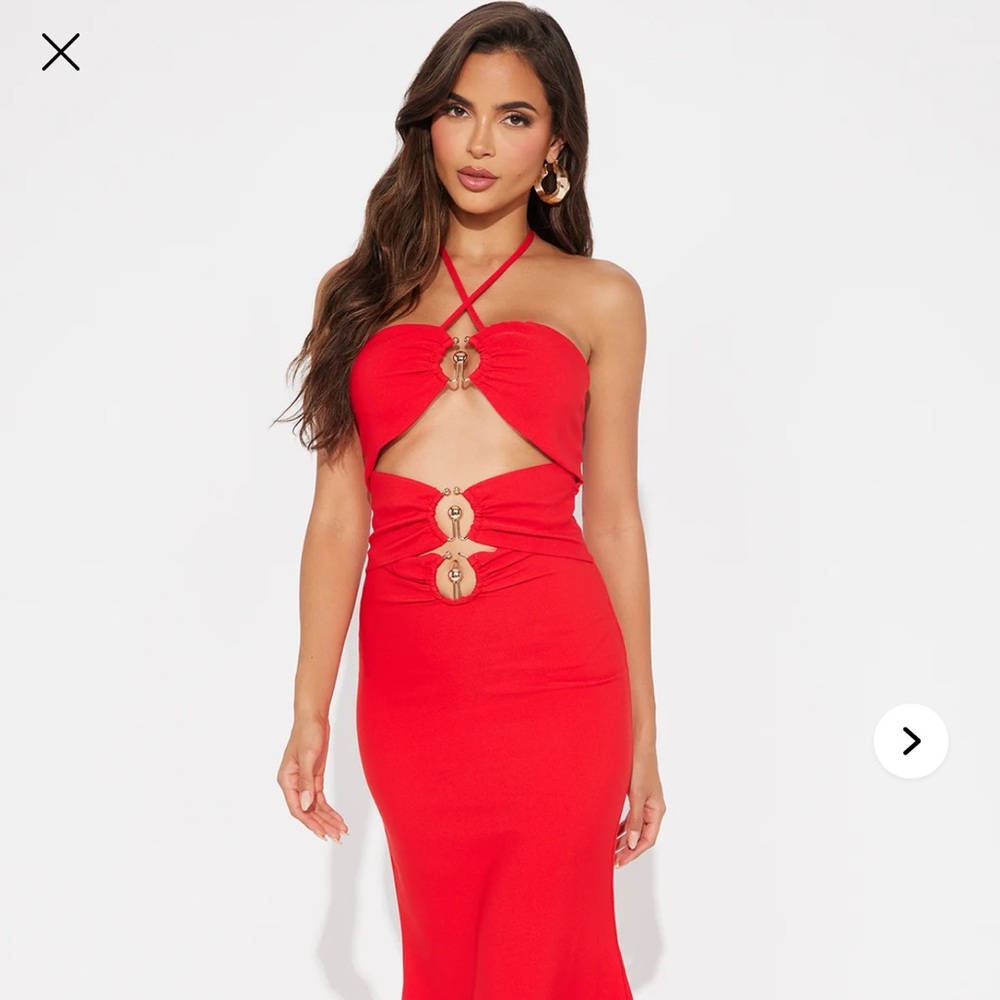 ~Scarlet Criss Cross Dress w/Sweetheart Neckline & Golden Hardware Detail~